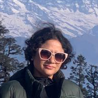 women adventure expert image