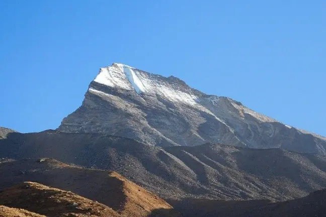 10. Tent Peak (Tharpu Chuli) (5663m / 18,575ft)